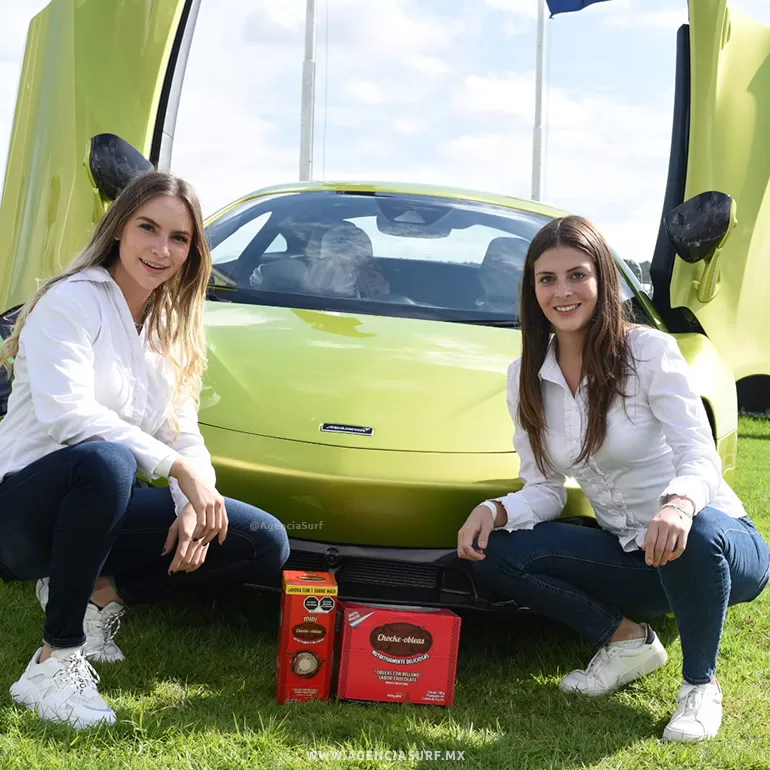 Agencia Surf - Edecan en McLaren Puebla